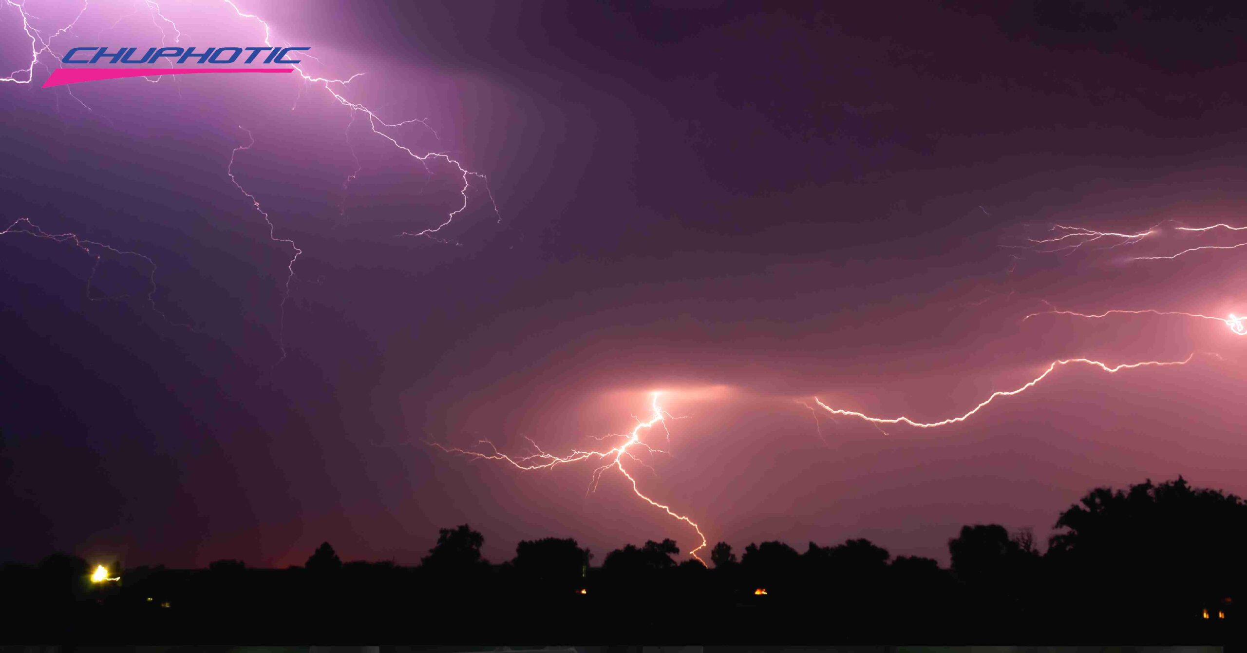 เหตุผลหลัก ทำไมฝนตกแล้วไฟดับบ่อย?